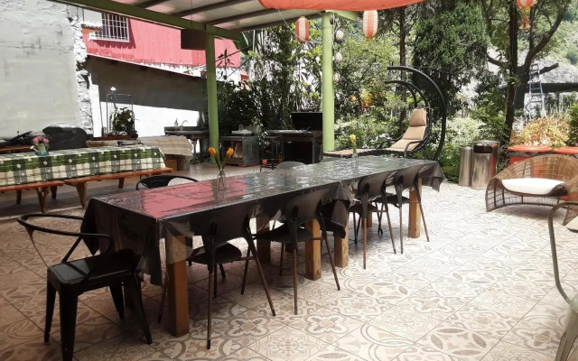 Niuniu & Meng Ka Homestay