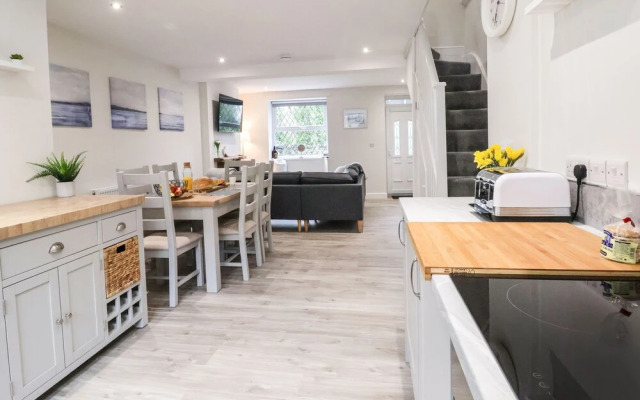 4 Railway Terrace
