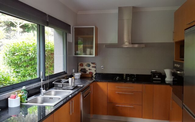 House In Calheta Beach - Best Location In Calheta