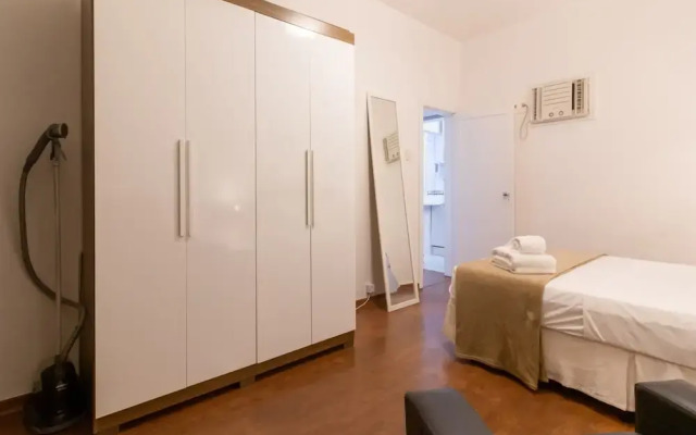 Refuge in Copacabana for two Nsc1011