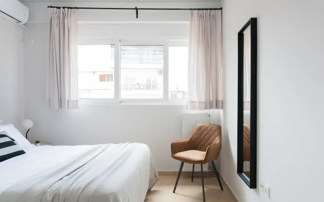 UPSTREET Superb & Comfy 2 BD Apt-Marousi