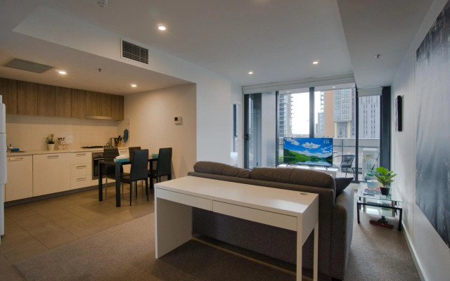 Luxury 2 Bedroom Apartment - Adelaide CBD