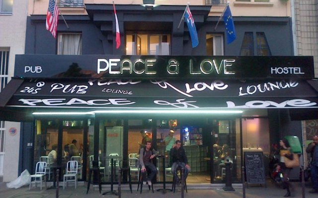 Peace & Love - Hostel