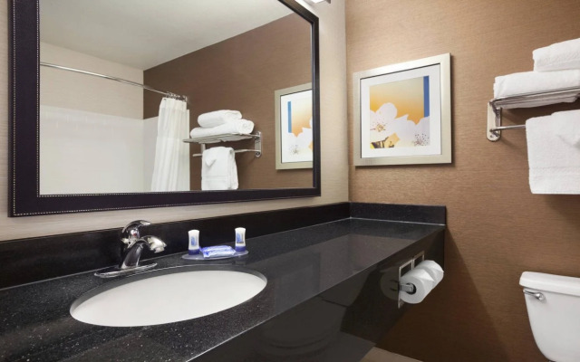 Fairfield Inn & Suites Lansing West