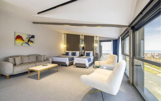 Rossi Luxury Hotel
