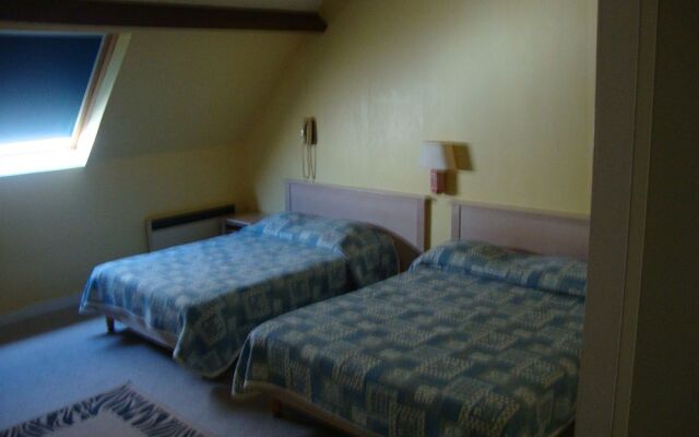 Auberge Du Pont Canal