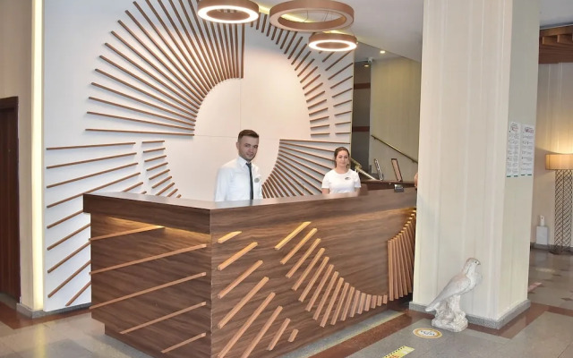 Gold Ci̇ty Hotel