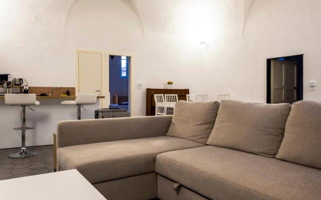 Archivolto del Teatro, 3