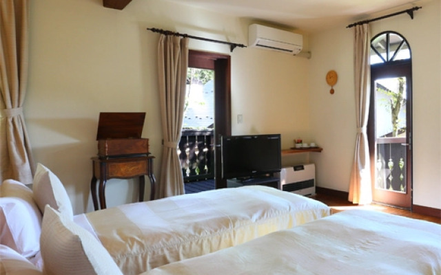 Hotel Hut Walden