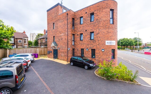 Stunning and Modern 2 Bedroom Apt in Liverpool