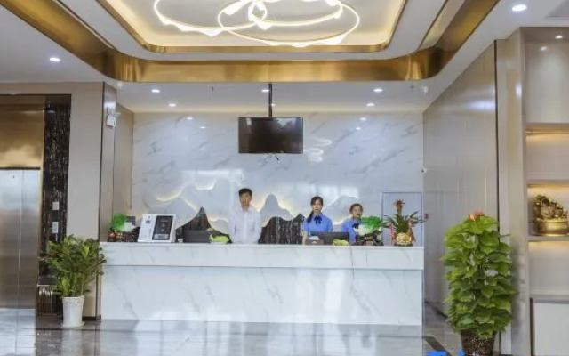 Guibei Scenery Grand Hotel (North Railway Station Zhonghao International)