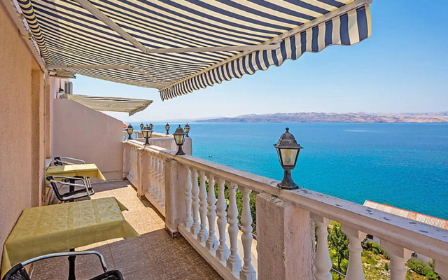 Apartment Delfin Karlobag 13234