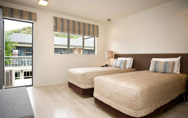 Sea Spray Suites