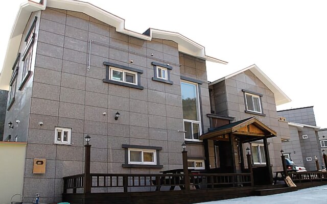 Yangyanggwangmyeong Family Pension