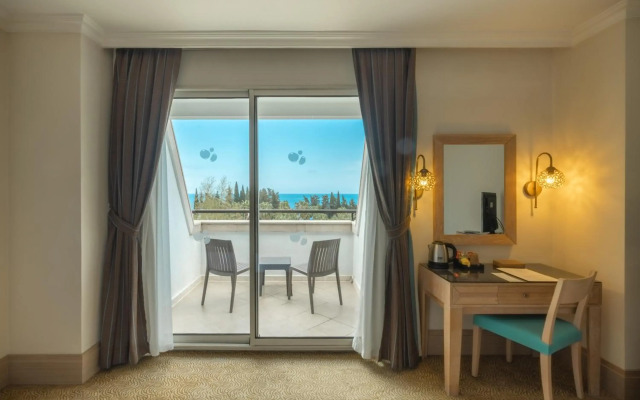 Crystal De Luxe Resort & Spa – All Inclusive