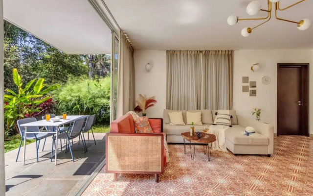Stylish 2BR w Pool Near Candolim and Coco Beach