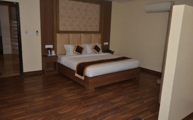 Tulip Tree Hotel