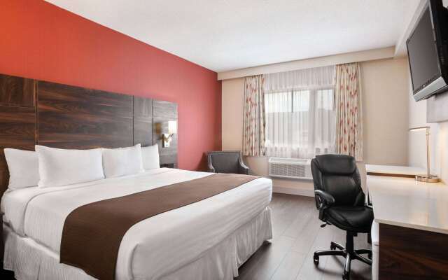 Baymont Inn and Suites Medicine Hat