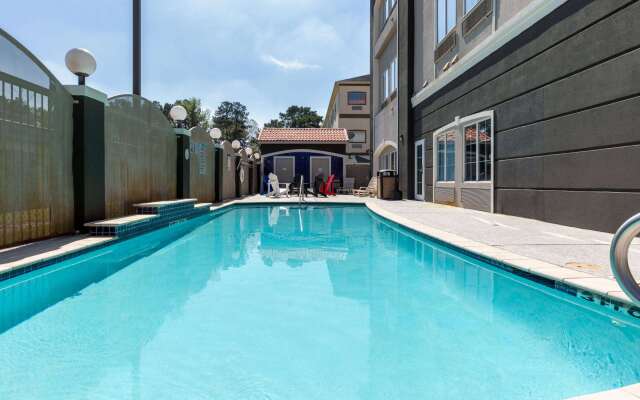 La Quinta Inn & Suites by Wyndham Houston New Caney
