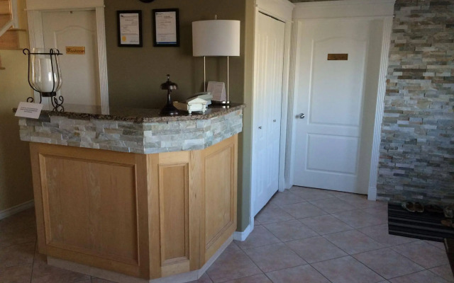 Lakeshore Inn Bed & Breakfast