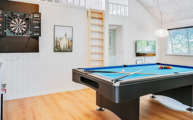 14 Person Holiday Home in Vaeggerlose