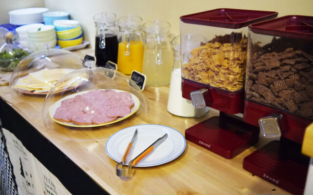 Travelers Planet Studio Type Hostel