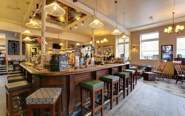 PubLove @ The Crown, Battersea - Hostel