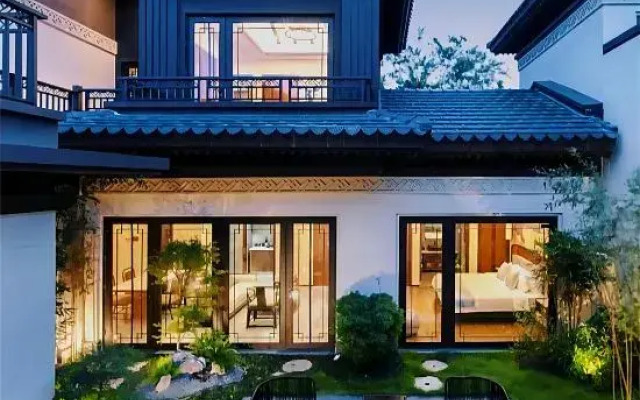 Moonye • Yuetang Design Guesthouse (Haitang Bay)