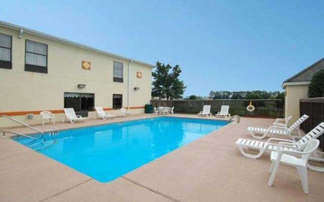 Country Inn & Suites by Radisson, Greenville, NC