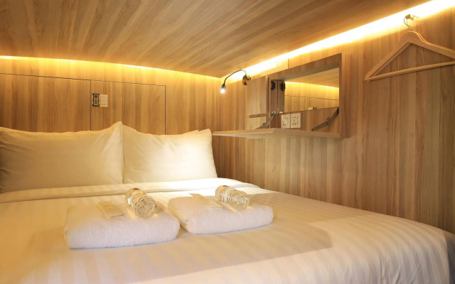 CUBE Boutique Capsule Hotel @ Chinatown