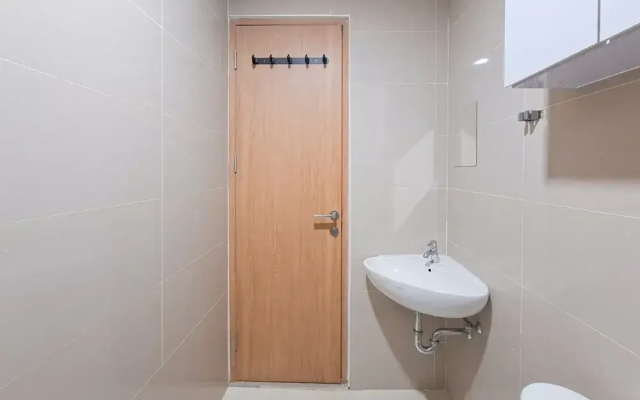 Comfy And Functional Studio At Apartment B Residence