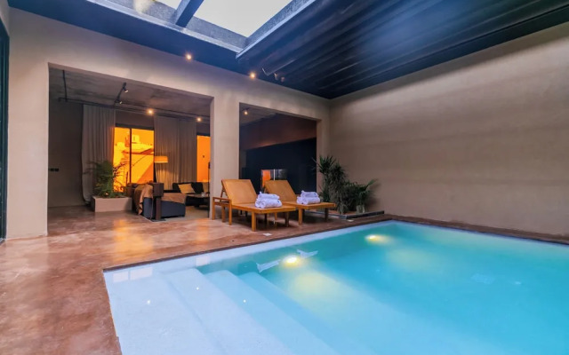 Portal Chalets With Private Pool-Al Arid