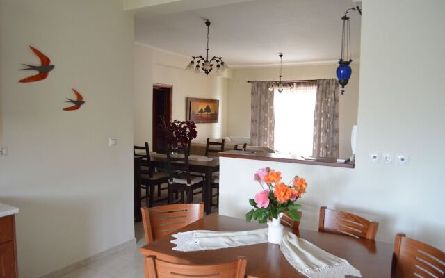 Blue Ark Aigeira Flat & Studio