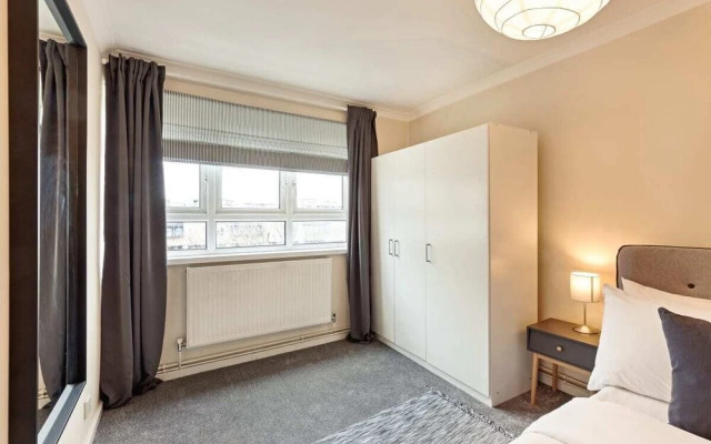 Comfy 6-sleeper Apt w/ Large Patio in W Kensington