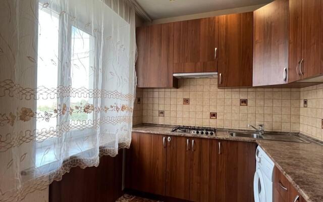 Cozy house on Komsomolsky Avenue