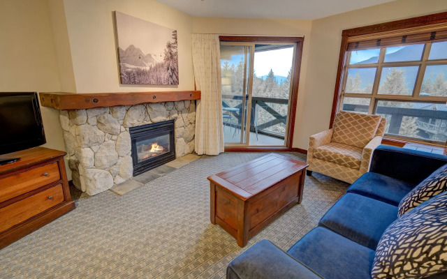Blackcomb Springs Suites by CLIQUE