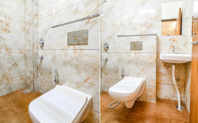 Fabhotel Woodlark Inn