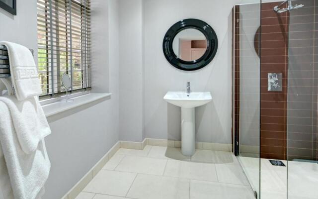 7 Lansdown - By Luxury Apartments