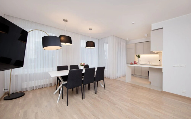 8ERA Business Executive Rotermanni Apts