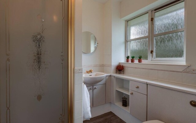 Captivating 3-bed Apartment by Gleneagles