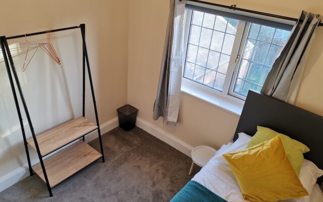 Your Night Inn @ i54