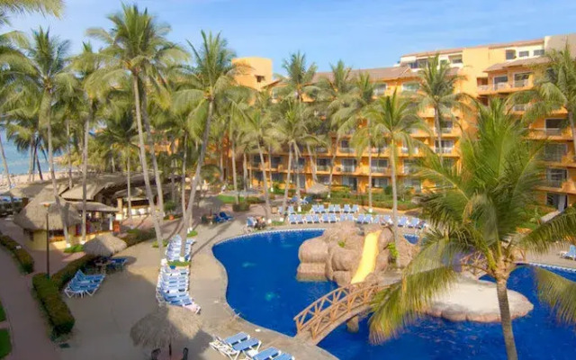 Villa del Palmar Residences