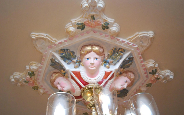 Queen Anne Hotel
