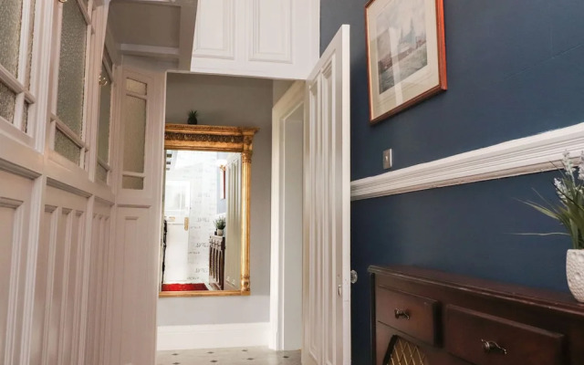 Ismay Dining Room Suite - Titanic Interest