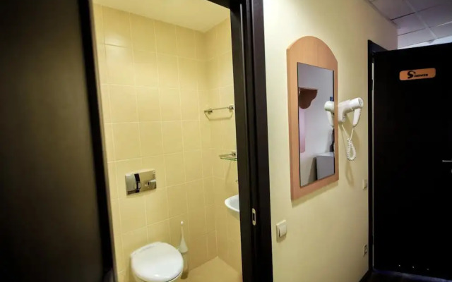 7 Days City Hotel