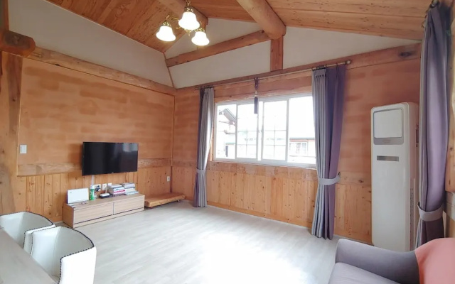 Geumok Log Pension