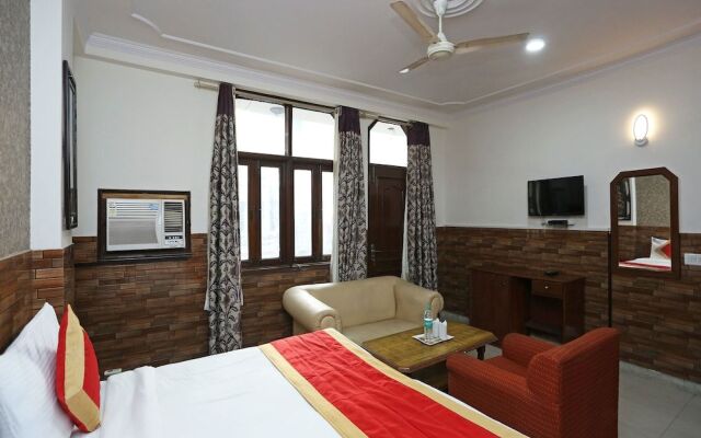 OYO 472 Hotel Sareen