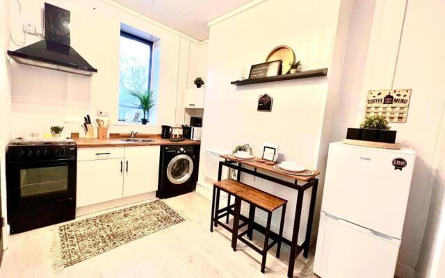 Skyline King Beautiful 1-bed Apartment in Swansea