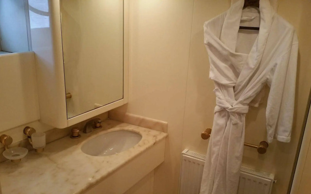 Christina Onassis Yachthotel