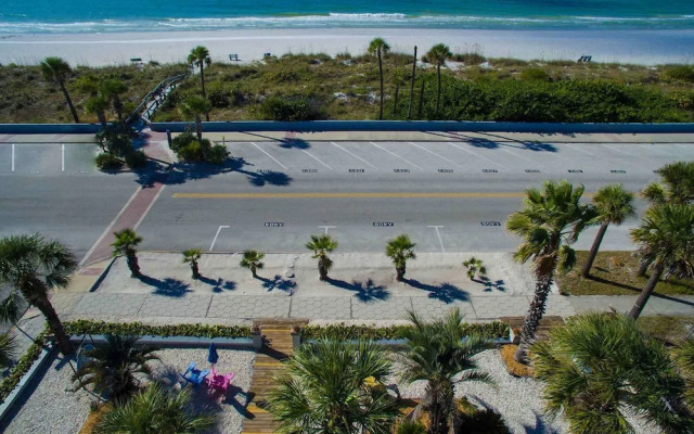 Sabal Palms Inn